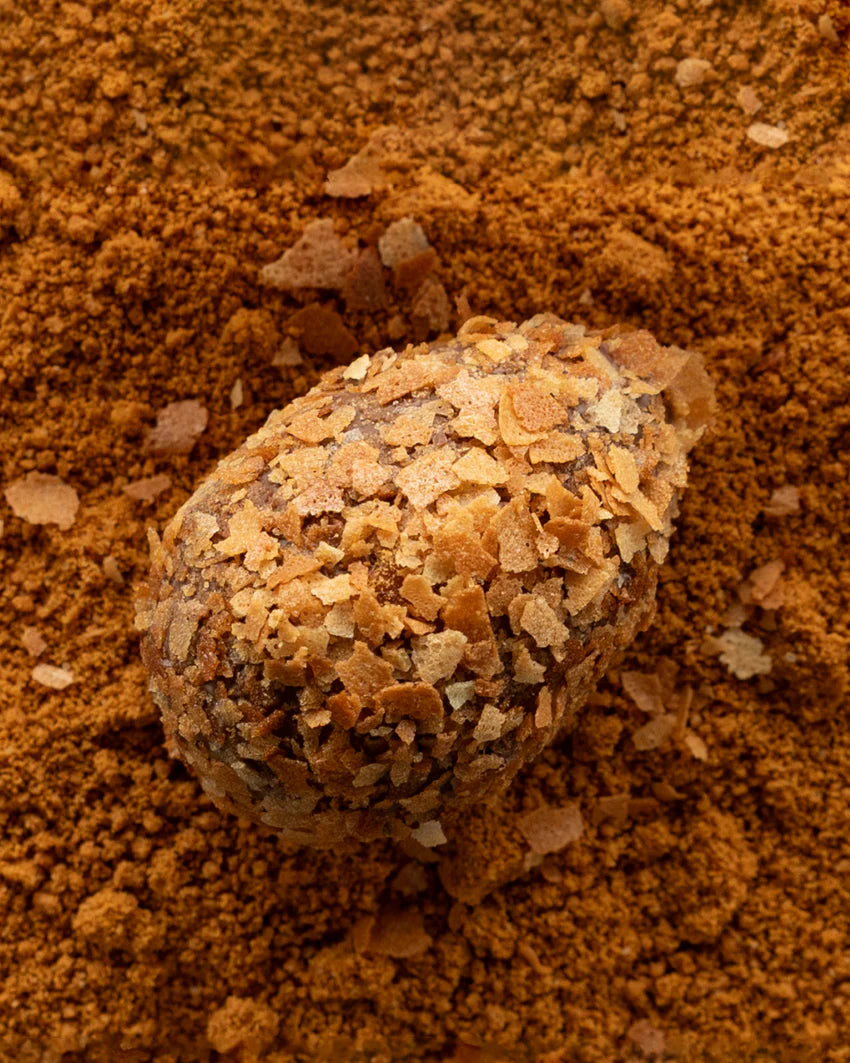 Biscoff Crumble Milk Chocolate Egg