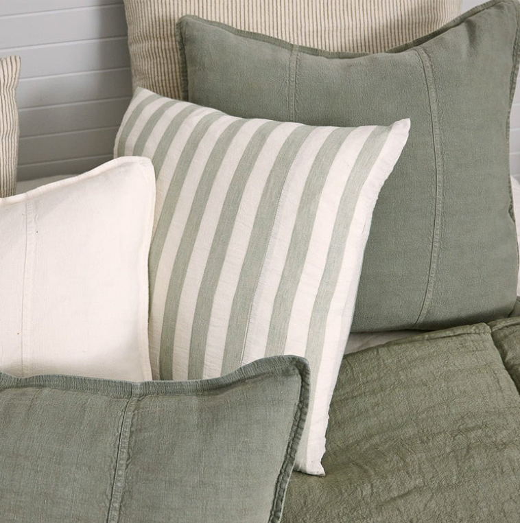 Luca Cushion 40 x 60 Pistachio