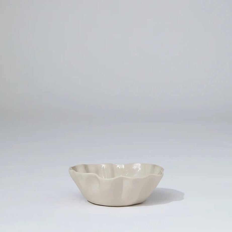 Ruffle Bowl Chalk - Small
