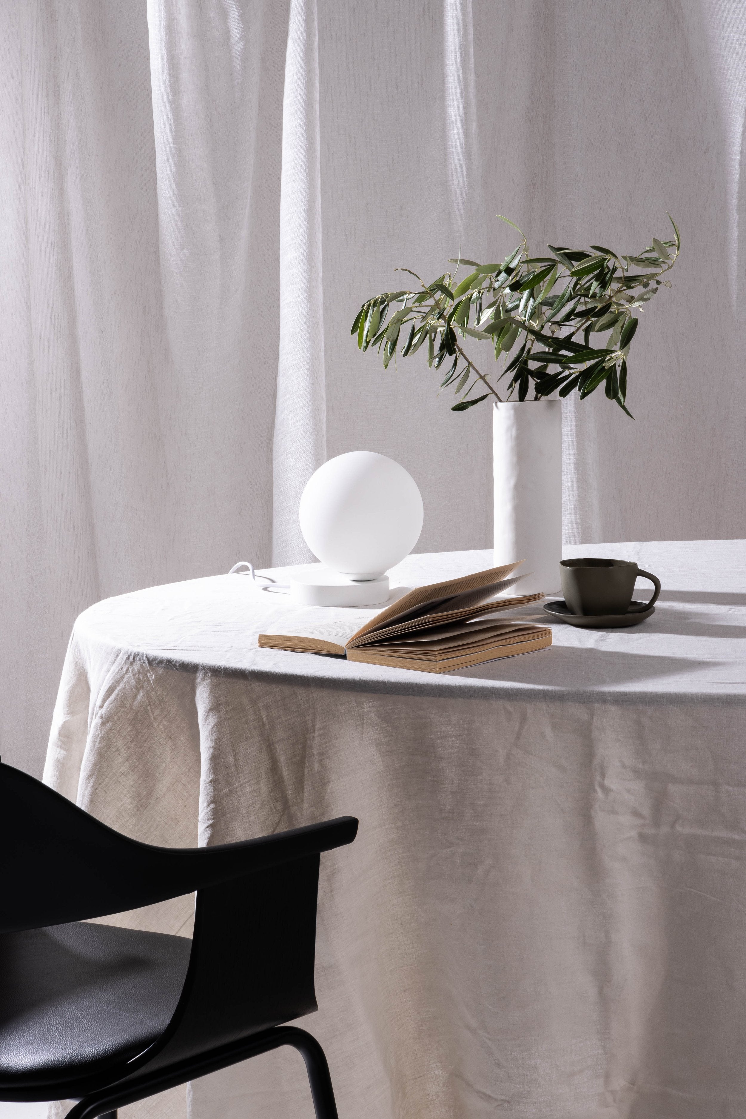 Bernie Vase - White