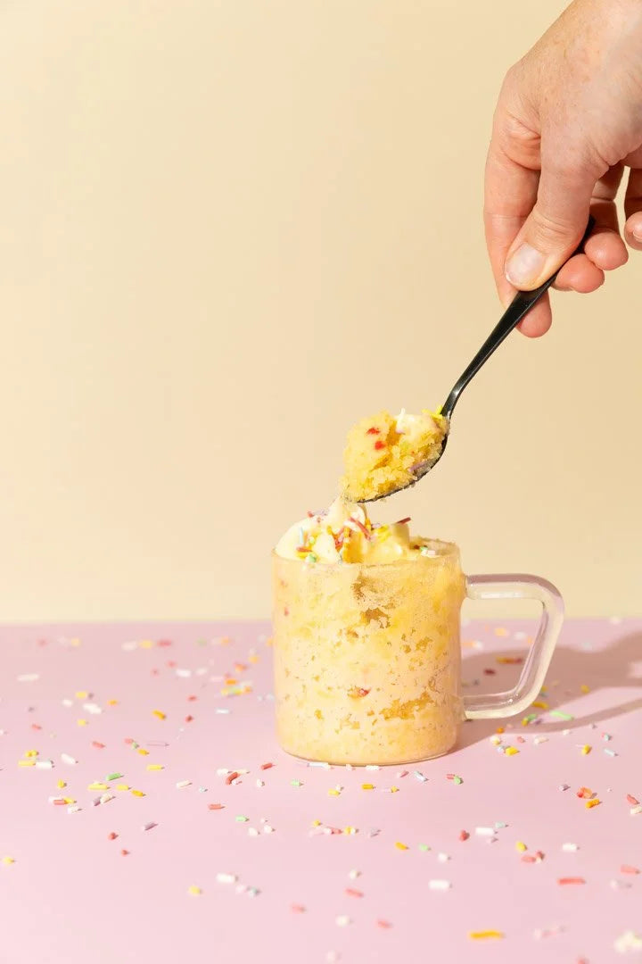 Flour & Dough - Cake In A Mug - Vanilla Sprinkles